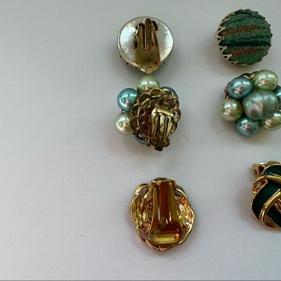 Vintage Set of 3 Pastel Green Earrings Clip On - Picture 6 of 8